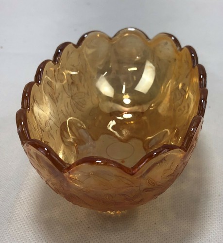 Translucent Gold Glass Smoking Ashtray Leaf Star Bottom - Picture 7 of 11
