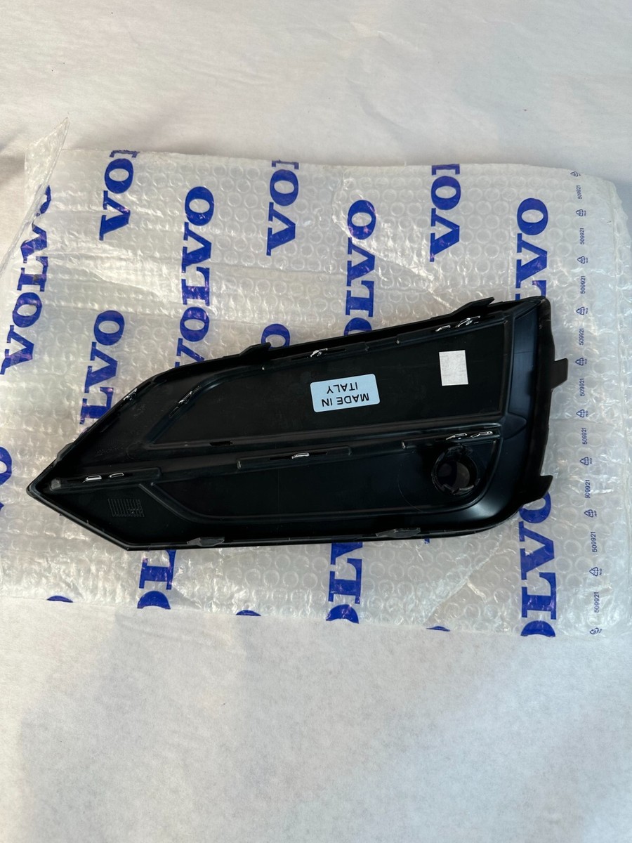 2018 2019 2020 Volvo XC60 Front Left Bumper Grille Cover Trim 