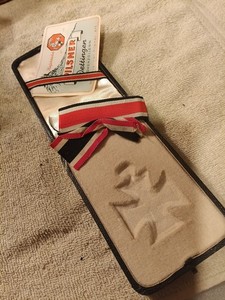German Ic 2nd Class 1939 Case With Label.Ribbons