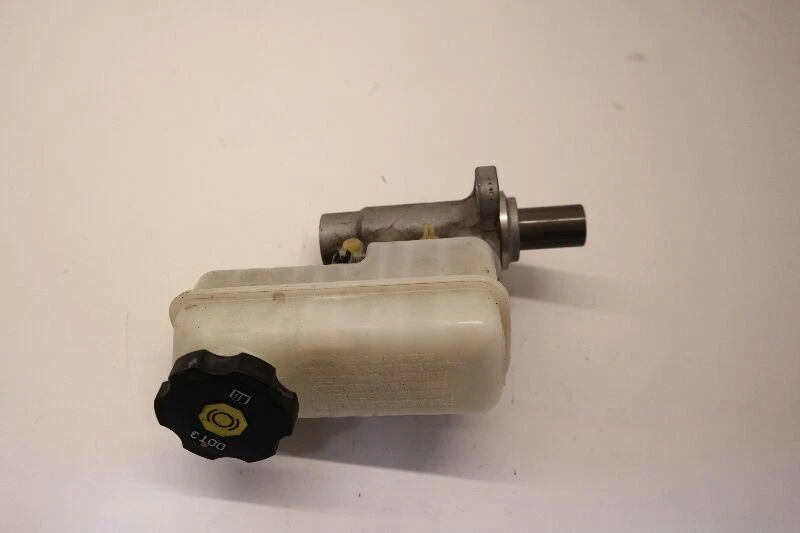 Cilindro maestro de freno Chevrolet Equinox 2011-17 Foto 4 de 4