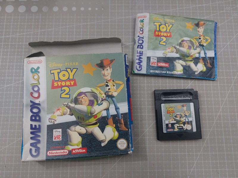 TOY STORY 2 GAME BOY COLOR NINTENDO GAME