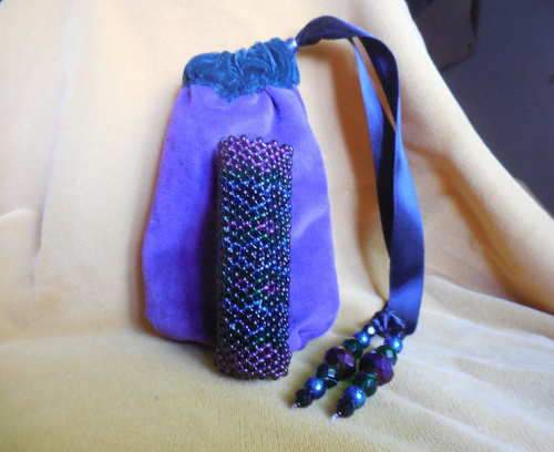 Baguette pointe pierre fluorite perlée en violet vert nuit bleu noir wiccan - Photo 5 sur 7