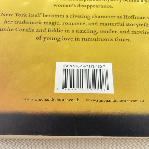 Museum of Extraordinary Things by Alice Hoffman Paperback Book 2014 Tracked Post - Picture 3 of 12