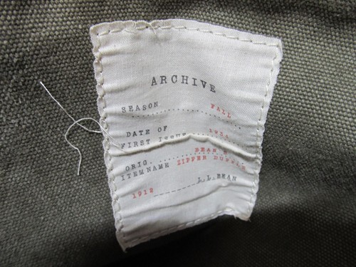 LL Bean Archive Reissue Of The 1934 Duffle Bag Leather Handles and Bottom - Picture 15 of 16