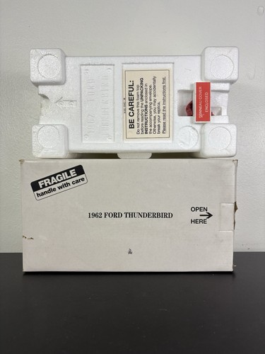 Ford Thunderbird Sport Roadster Corinthian 1962 Danbury como nuevo blanco 1:24 - como nuevo - Imagen 16 de 17
