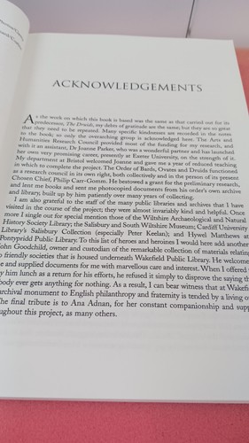 Blood and Mistletoe: The History of the Druids in Britain by Ronald Hutton - Picture 11 of 14