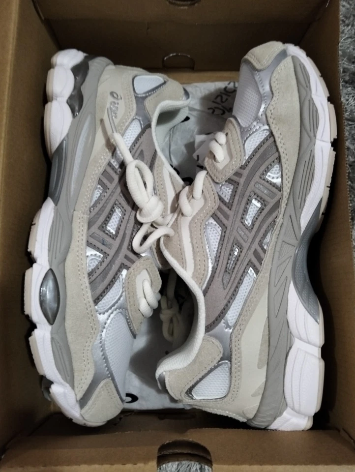 ASICS GEL NYC  Numero 42.5 (27cm) Beige/Grigio/Bianco  - Immagine 2 di 4
