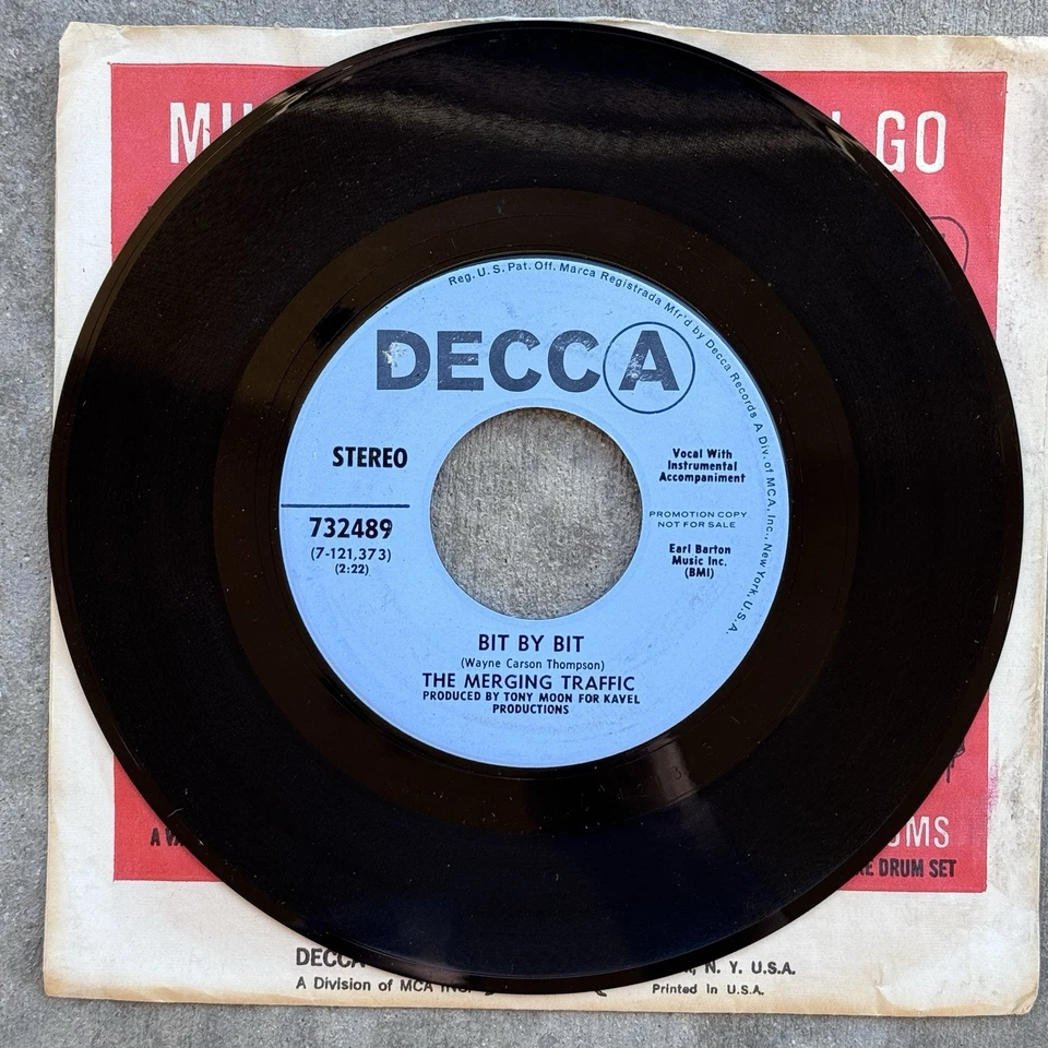 PROMO 45 • The Merging Traffic • Deep In Kentucky/Bit By Bit • Decca Sleeve (EX) - Image 3 of 4