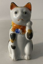 Vintage Kutani Maneki neko Japanese porcelain beckoning cat