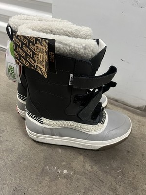 Vans Snow / Winter / Rain Boots 6.5 Youth / Men s 8 Woman s 