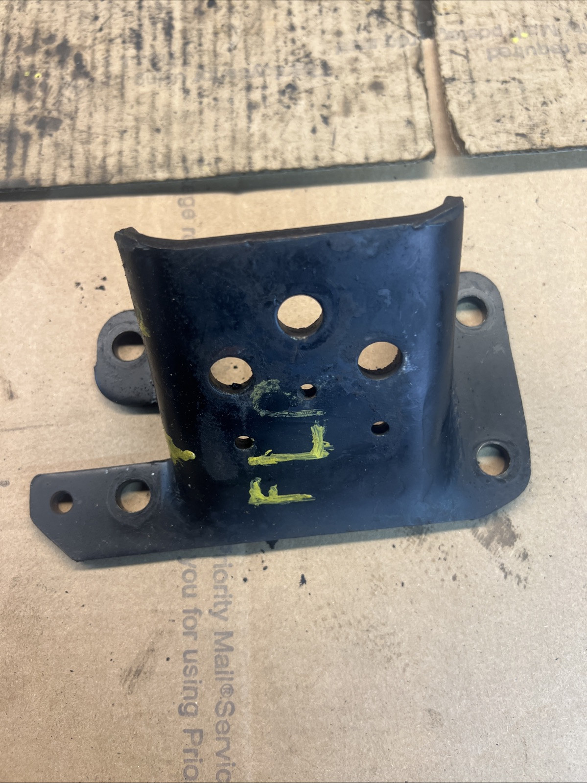 Isuzu 4HK1TC Alternator Bracket 4 Cylinder Diesel Engine Oem
