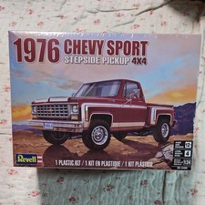 Revell 1/24 1976 Chevy Sport Stepside Pickup 4×4 Plastic Model