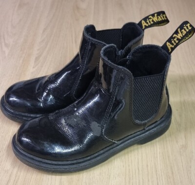 Junior Dr Martens 2976 Leonore Patent Leather Chelsea Boots UK