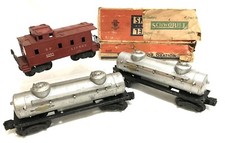 3 Postwar Lionel Freight Cars 6257 SP Caboose, 6465 x2 SUNOCO 2 domes