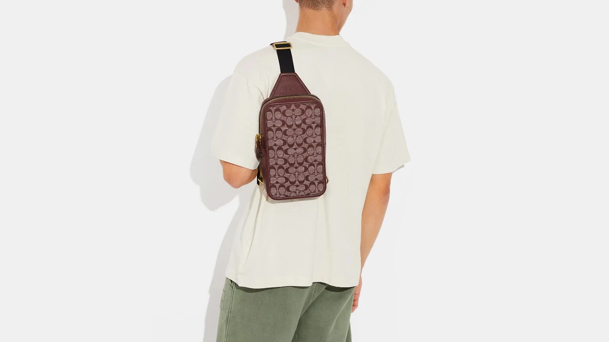 Coach 2025 sling pack