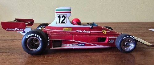 Minichamps 1:18 Niki Lauda Ferrari 312T 1975 F1 World Champion 181750012 - Picture 4 of 13