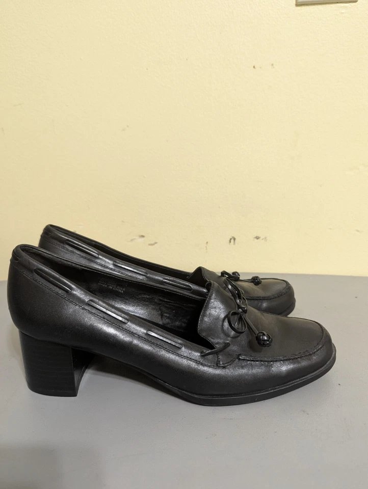 Zapatos de salón negros CHAPS para mujer talla 9 punta redonda. Foto 2 de 4