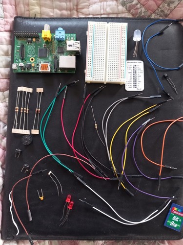 Raspberry Pi electronic starter kit (Monk makes) - Photo 18/24