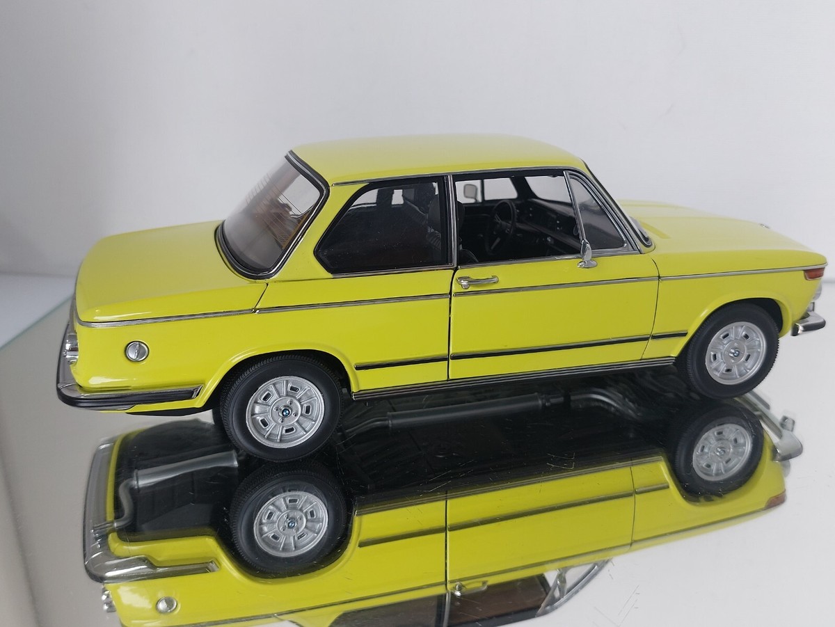 AUTOart BMW 2002 tii 1:18 Rare colour | eBay