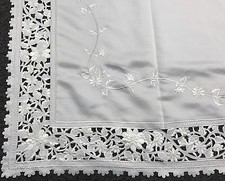 White 72x126" Rectangle Embroidered Fabric Tablecloth 12 Napkins Wedding Bridal