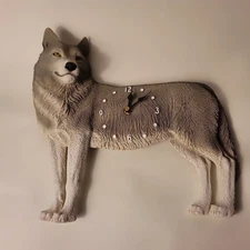 Realistic Gray Wolf Clock with Hand Painted Details 14"x3.5"x12" Wall Hanging