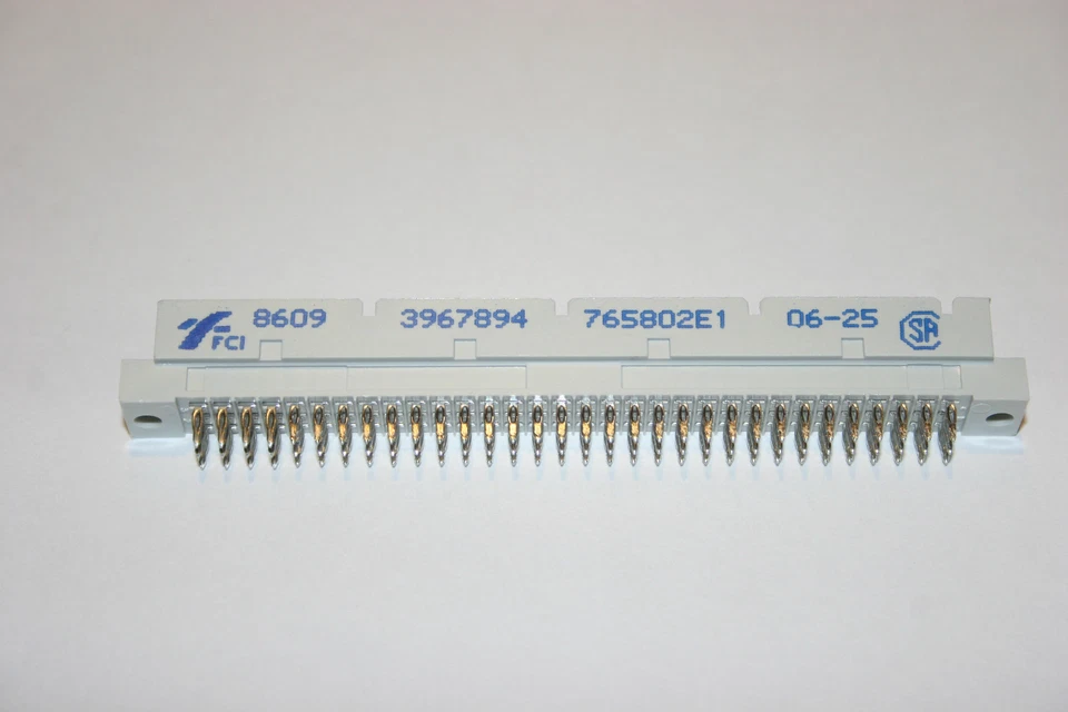 96 Way DIN 41612 Backplane Connector Straight Solder PCB Mounting 3 Row FCI - Image 3 of 4