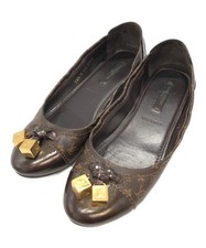 LOUIS VUITTON          Flat pumps brown