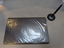 Wacom Intuos Pro Medium Digital Graphic Drawing Tablet-still in orginal plastic