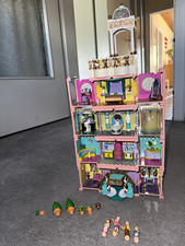 Vintage Polly Pocket House + 4 Figures and Ac...