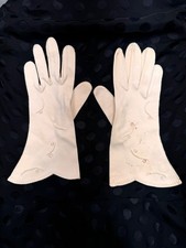 Vintage Women's Pale Pink Hand Gloves with Beaded Detail  Scallop Trin