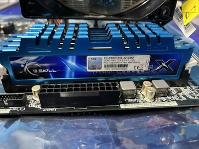 ASRock Z97 Pro4 ATX motherboard Core i7-4790K 4.0GHz 32GB RAM