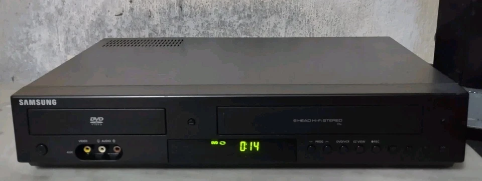 SAMSUNG DVD-V6800 COMBO LETTORE DVD/VHS 6 TESTINE STEREO CON TELECOMANDO  - Immagine 4 di 4