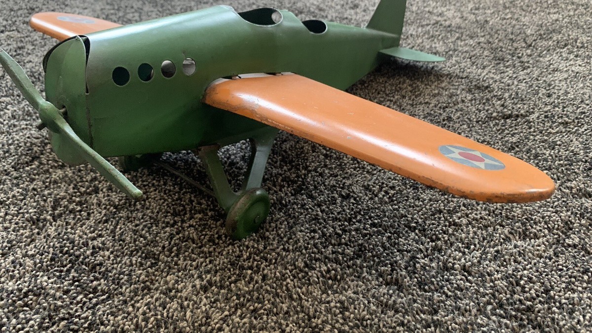 VINTAGE 1930s LG. STEELCRAFT LOCKHEED PRESSED STEEL TOY AIRPLANE