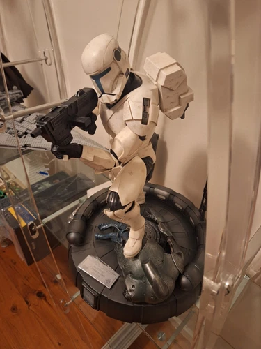 MYC Republic Commando Statue 1/4 Scale - Picture 10 of 12