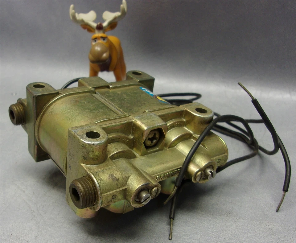 Skinner V935-DEF2-100 4-Way Valve 12VDC 20 Watts 100 psi 12 VDC - Image 4 of 4