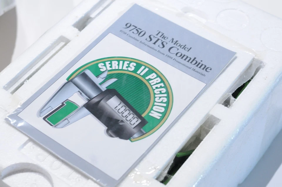 ERTL SERIES II PRECISION JOHN DEERE 9750 STS COMBINE SCALE 1:32 DIECAST NEW - Image 2 of 4