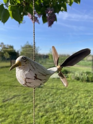 Möwe mit Propeller Windspiel aus Holz für Garten und Balkon Länge 50 cm