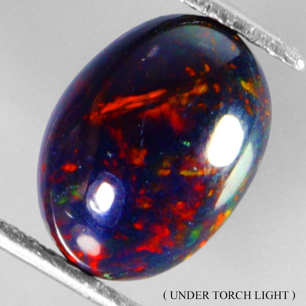 Opale Noire Naturelle D'Éthiopie 2.74 Carats - Taille Poire - 13.97 X 8.00 Mm