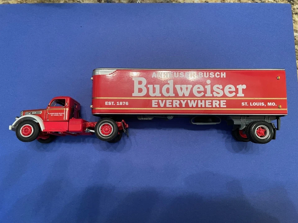 1998 Mattel Matchbox Budweiser 1948 Diamond T Truck and Trailer - Image 2 of 4
