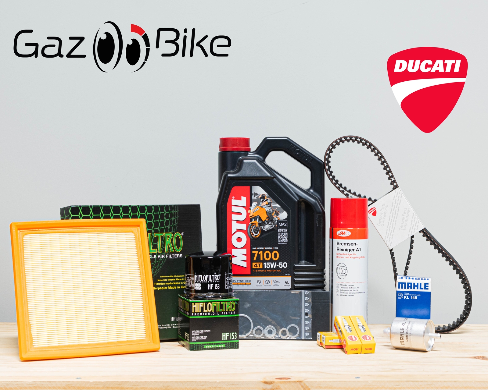 Préparer un voyage en Ducati ST3 1000 kit vidange et révision Motul 7100