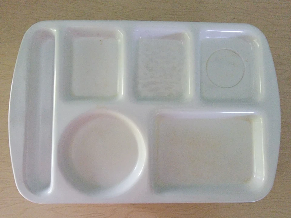 Lote (10) 6 Compartimentos Cafetería Escuela Almuerzo Bandejas de Comida Blanco Limpio pero Manchado Foto 2 de 3