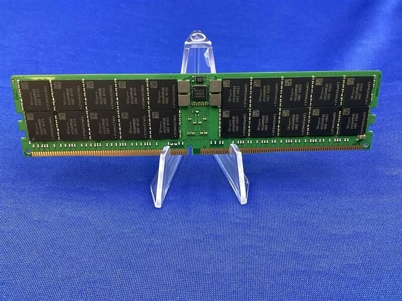 MEMORIA RDIMM HMCG94MEBRA119N HYNIX 64G (1X64GB) 2RX4 PC5-4800E Foto 3 de 4