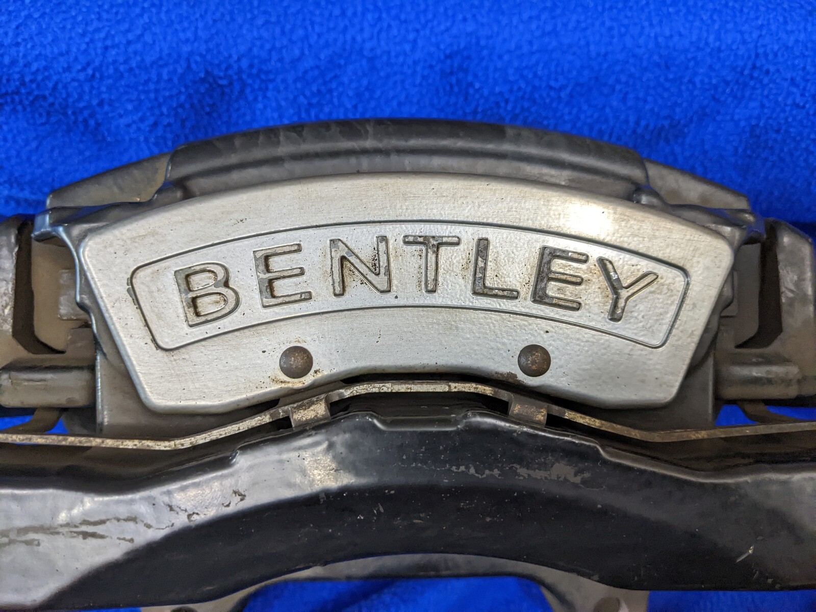 front BRAKE CALIPERs PADS LEFT RIGHT BENTLEY FLYING SPUR GT GTC (2004-2012) OEM