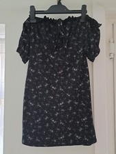 pretty little thing size 10 dress black floral bodycon short sleeves