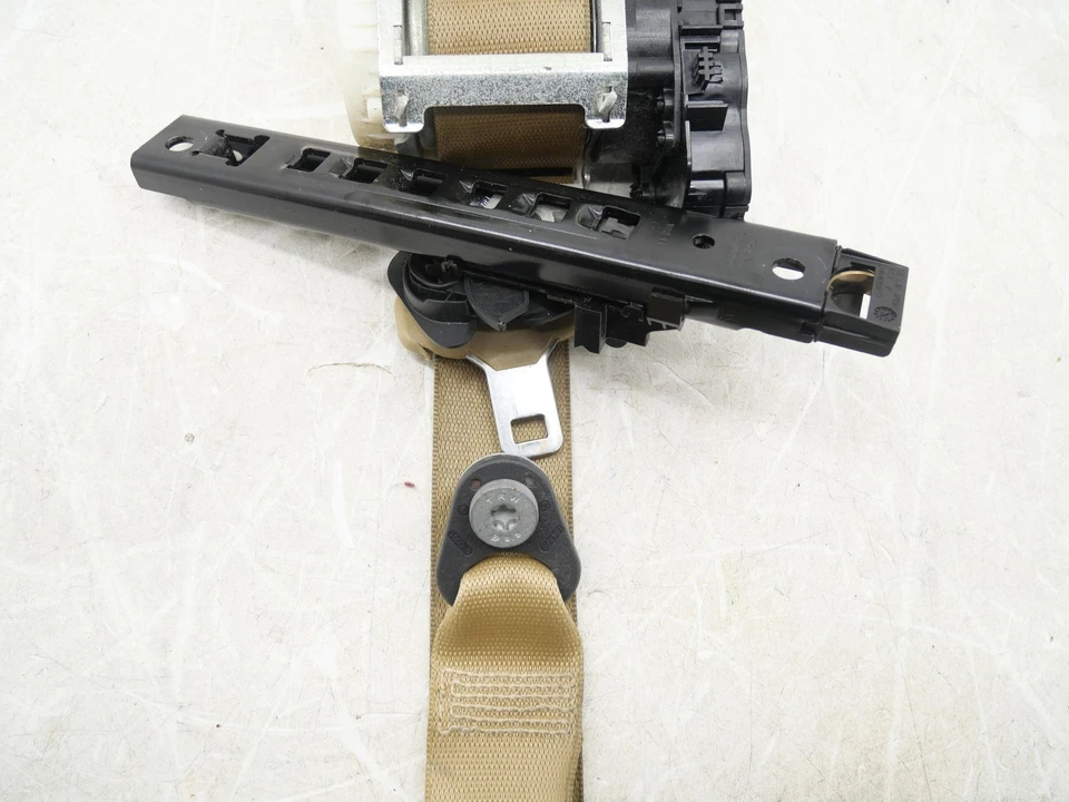 二手前左驾驶员侧座椅皮带收回器 2007 - 2013 梅赛德斯奔驰 S550 原始设备制造商 — 第 3/4 张图片