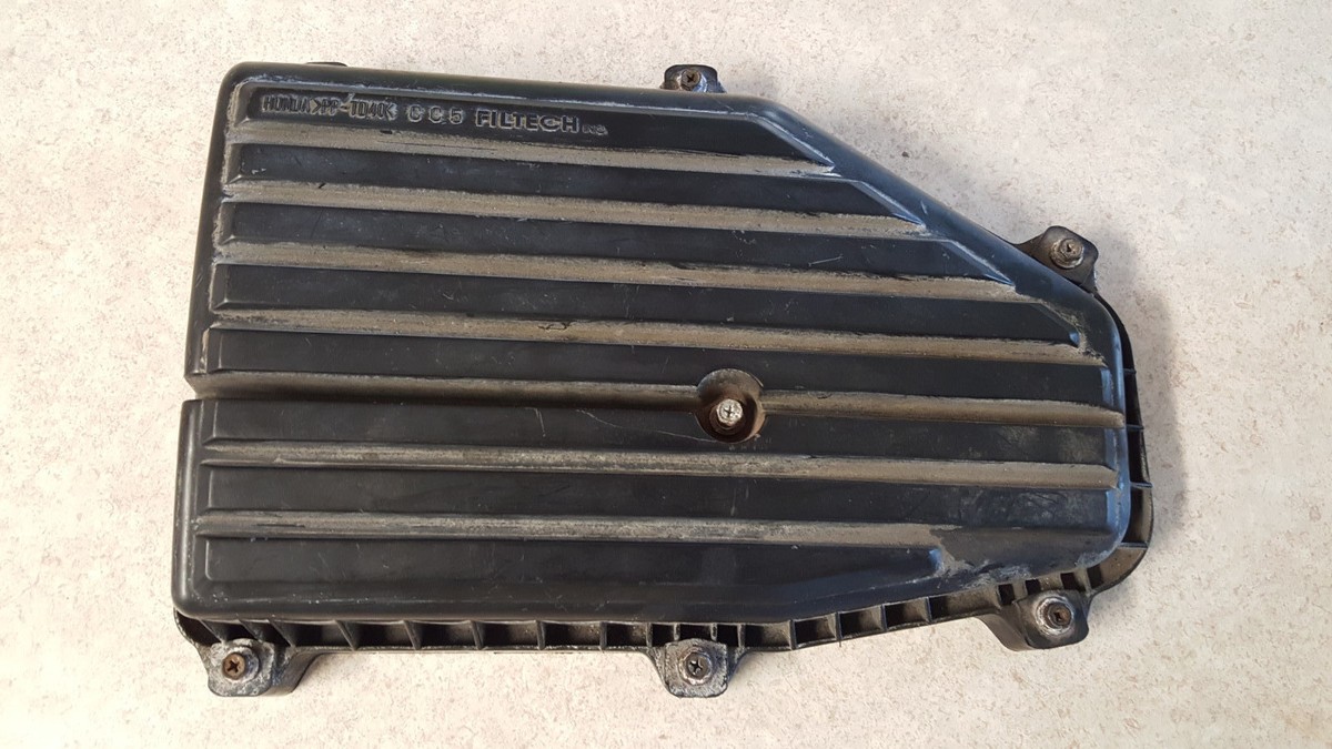 2001-2005 honda civic 1.7L air cleaner filter cover 17211-PLC-010