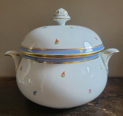 Austrian Vienna Augarten Porcelain Tureen Wein Numbered. Pristine condition