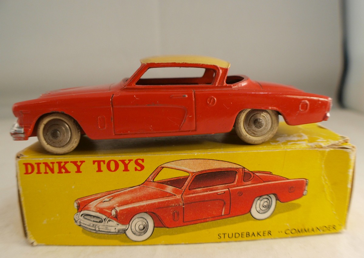 DINKY TOYS 24Y/540 - Studebaker Commander avec boite