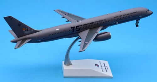 JC Wings 1:200 Royal New Zealand Air Force ""75TH"" B757-200 Diecast Modelo NZ7571 - Imagen 5 de 13