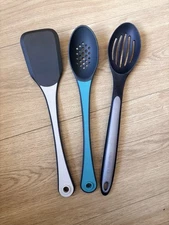Lot of 3 Kitchen utensils, Spatula and Slotted Spoons, Trudeau And Calphalon